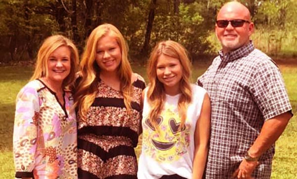 Image of Mallory Gulley and her family