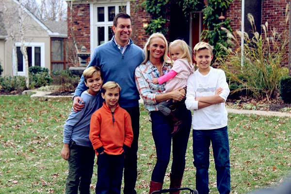 Image of Tamra Day with husband and children